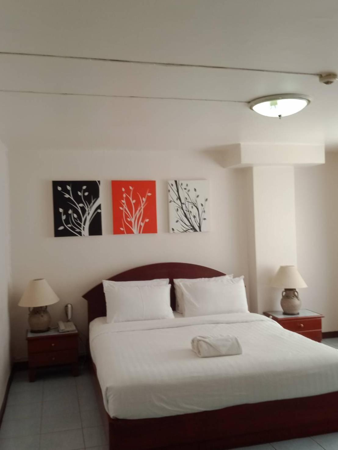 Regent Lodge Lampang Ngoại thất bức ảnh