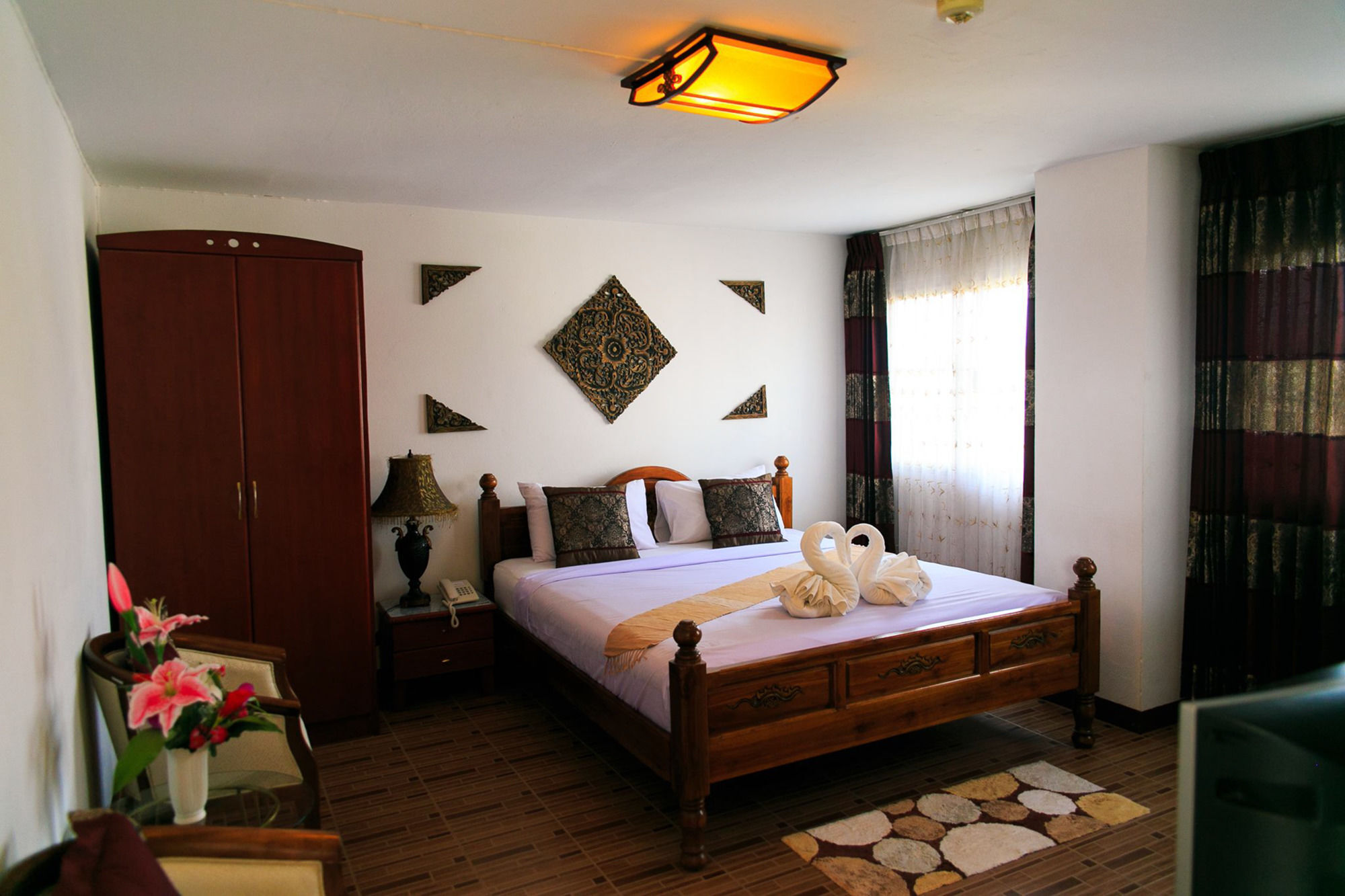 Regent Lodge Lampang Ngoại thất bức ảnh
